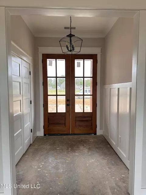 Entry Way - 4169 Brooke Dr, Nesbit, MS 38651 photo 1 of 2