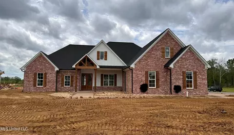 4169 Brooke Dr, Nesbit, MS 38651