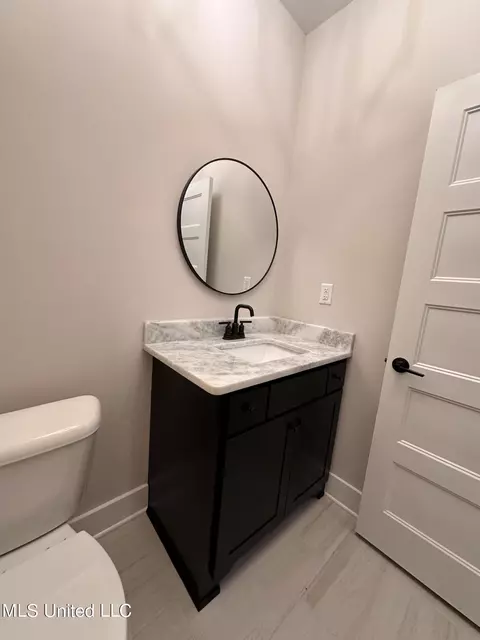 Bath - 4169 Brooke Dr, Nesbit, MS 38651 photo 2 of 4