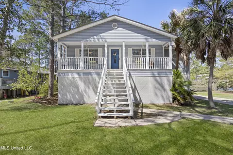 2717 Windward Dr, Gautier, MS 39553