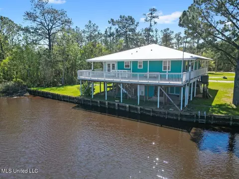 10088 Bayou Dr, Bay Saint Louis, MS 39520