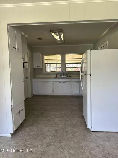 Kitchen - 468 Church St, Lucedale, MS 39452 photo 2 of 2