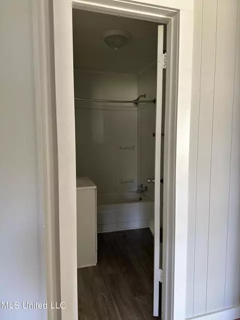 Bath - 468 Church St, Lucedale, MS 39452 photo 2 of 2