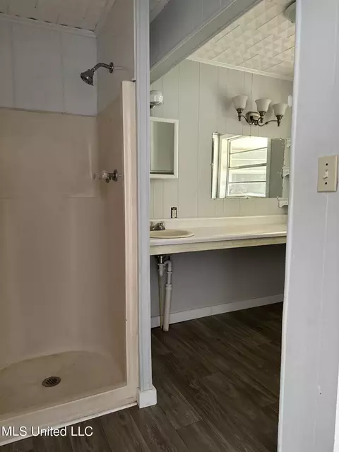 Bath - 468 Church St, Lucedale, MS 39452 photo 1 of 2