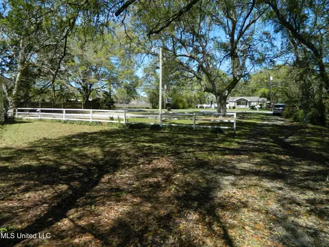 Exterior - 20005 Pineville Rd, Long Beach, MS 39560 photo 15 of 17