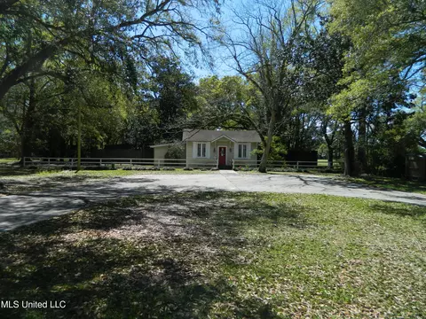 Exterior - 20005 Pineville Rd, Long Beach, MS 39560 photo 2 of 17