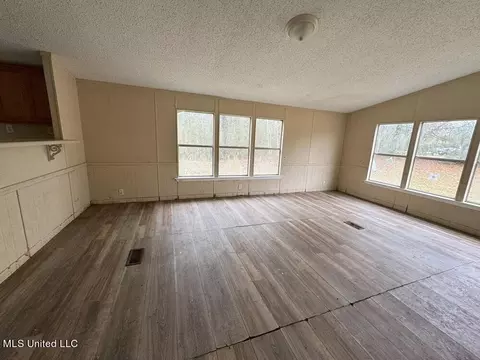 19438 Pete Hickman Rd, Saucier, MS 39574 photo 5