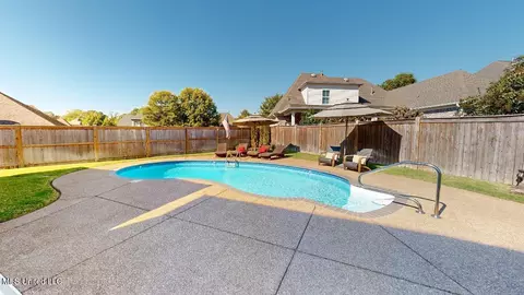 Exterior - 4801 E Delbridge Ct, Olive Branch, MS 38654 photo 6 of 8