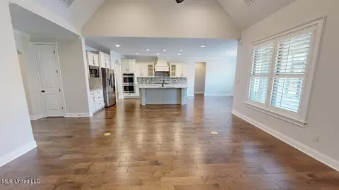 Entry Way - 4801 E Delbridge Ct, Olive Branch, MS 38654 photo 2 of 5