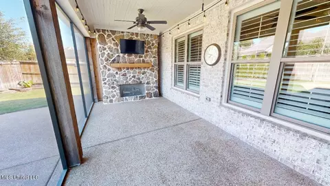 Exterior - 4801 E Delbridge Ct, Olive Branch, MS 38654 photo 4 of 8