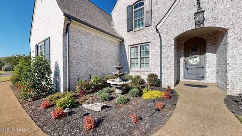Exterior - 4801 E Delbridge Ct, Olive Branch, MS 38654 photo 3 of 8