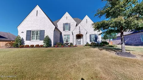 Exterior - 4801 E Delbridge Ct, Olive Branch, MS 38654 photo 2 of 8