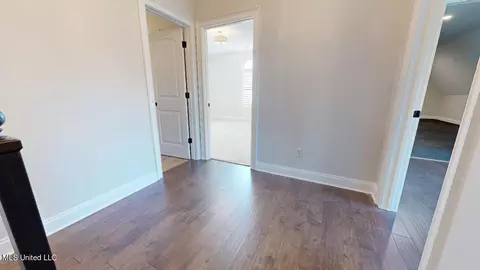 Entry Way - 4801 E Delbridge Ct, Olive Branch, MS 38654 photo 4 of 5
