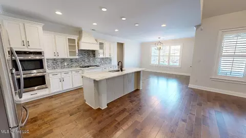 Kitchen - 4801 E Delbridge Ct, Olive Branch, MS 38654 photo 2 of 2
