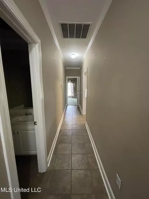 Entry Way - 400 Devonport Cir, Raymond, MS 39154 photo 4 of 4