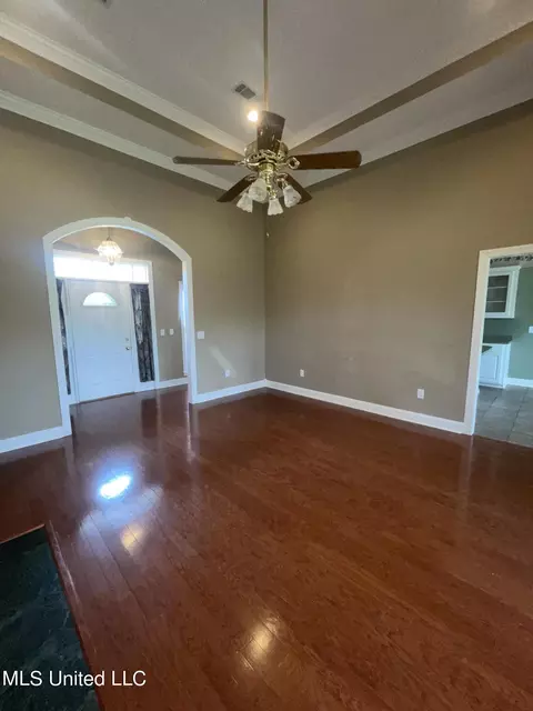 Entry Way - 400 Devonport Cir, Raymond, MS 39154 photo 2 of 4