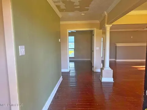 Entry Way - 861 Mccluer Rd, Jackson, MS 39212 photo 1 of 2