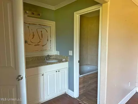 Bath - 861 Mccluer Rd, Jackson, MS 39212 photo 4 of 5