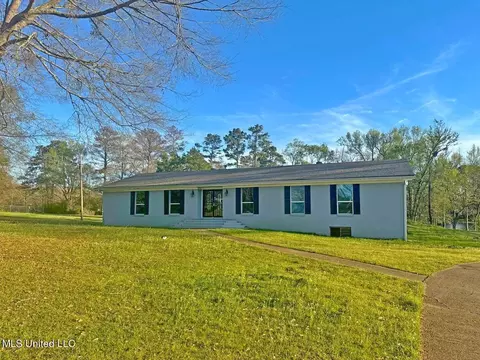 861 Mccluer Rd, Jackson, MS 39212