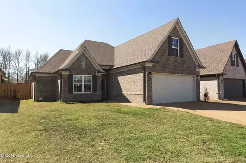 1375 Benjamin Harrison Dr, Southaven, MS 38671
