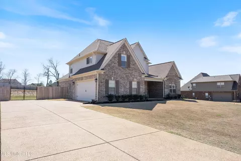 Exterior - 8591 Williamson Dr, Olive Branch, MS 38654 photo 2 of 4