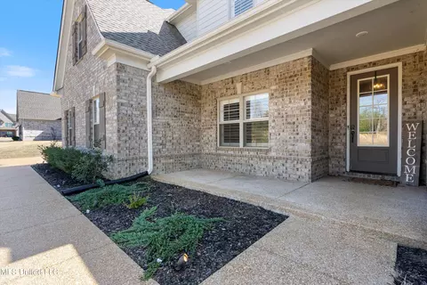 Exterior - 8591 Williamson Dr, Olive Branch, MS 38654 photo 3 of 4