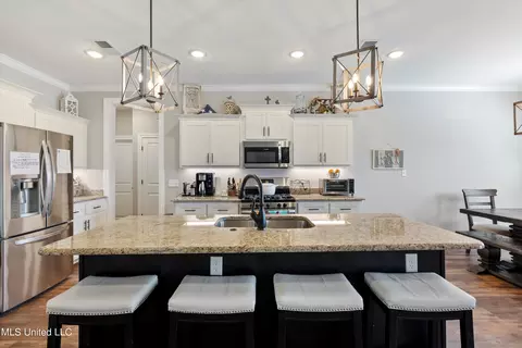 Kitchen - 8591 Williamson Dr, Olive Branch, MS 38654 photo 2 of 4