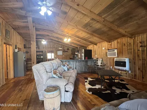 Living - 11772 Highway 35 North Cabin A Hwy, Forest, MS 39074 photo 2 of 2