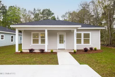 13311 Dee Ave, Gulfport, MS 39503