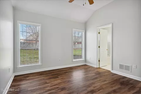 Entry Way - 1310 N Big Ben, Hernando, MS 38632 photo 4 of 4