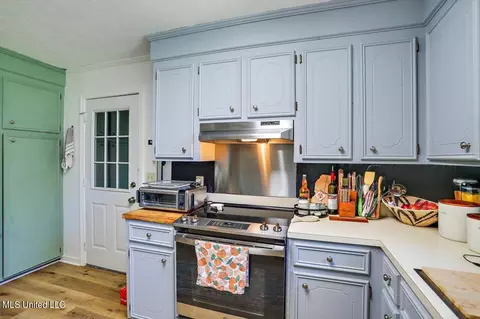 Kitchen - 2331 N Pine Lea Dr, Jackson, MS 39209 photo 3 of 3