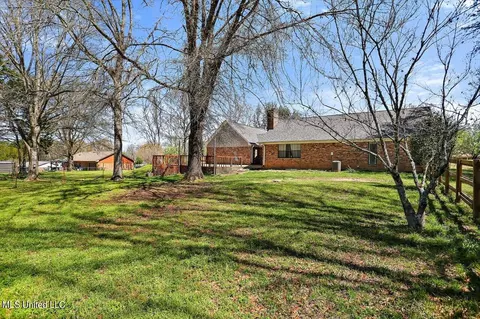 Exterior - 2331 N Pine Lea Dr, Jackson, MS 39209 photo 5 of 7
