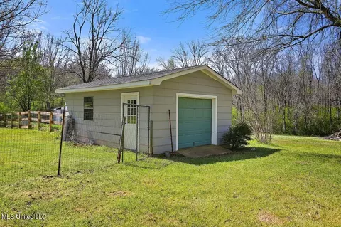Exterior - 2331 N Pine Lea Dr, Jackson, MS 39209 photo 7 of 7