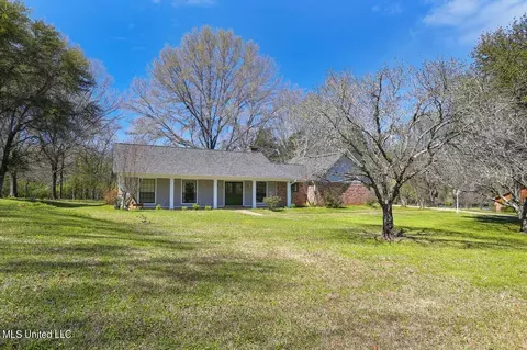 Exterior - 2331 N Pine Lea Dr, Jackson, MS 39209 photo 2 of 7