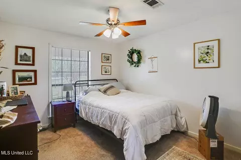 Bedroom - 2331 N Pine Lea Dr, Jackson, MS 39209 photo 3 of 4