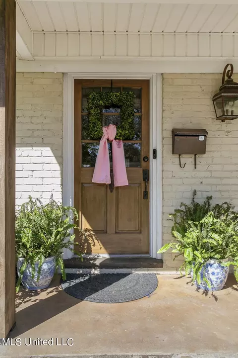 5051 Canton Heights Dr, Jackson, MS 39211 photo 3
