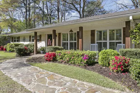 5051 Canton Heights Dr, Jackson, MS 39211 photo 2