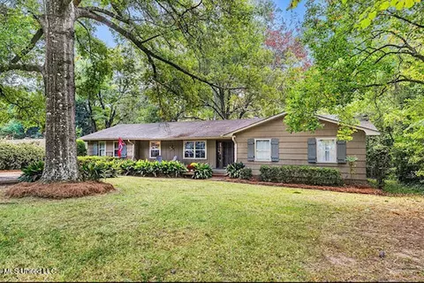 2009 Meadowbrook Rd, Jackson, MS 39211