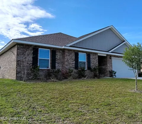 2013 Pettits Ln, Long Beach, MS 39560