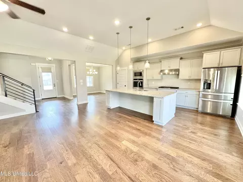 Kitchen - 240 Natchez Lp, Hernando, MS 38632 photo 1 of 3