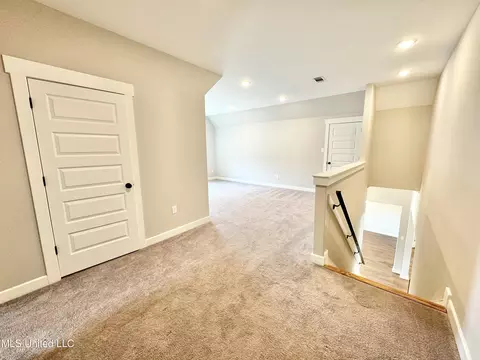 Entry Way - 240 Natchez Lp, Hernando, MS 38632 photo 2 of 2