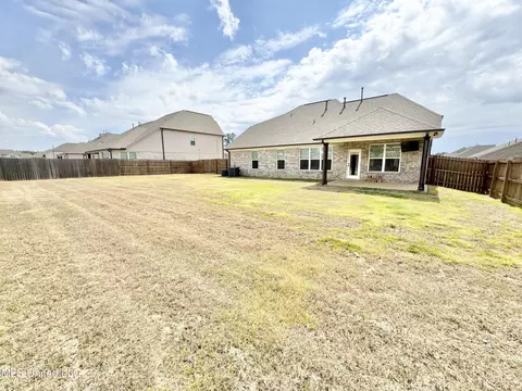 Exterior - 240 Natchez Lp, Hernando, MS 38632 photo 5 of 6