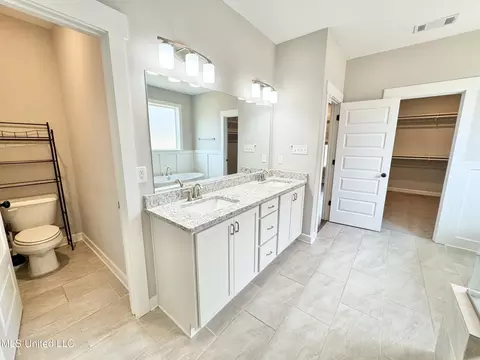 Bath - 240 Natchez Lp, Hernando, MS 38632 photo 2 of 5