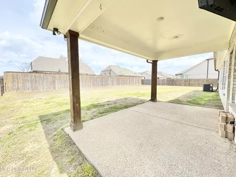 Exterior - 240 Natchez Lp, Hernando, MS 38632 photo 4 of 6