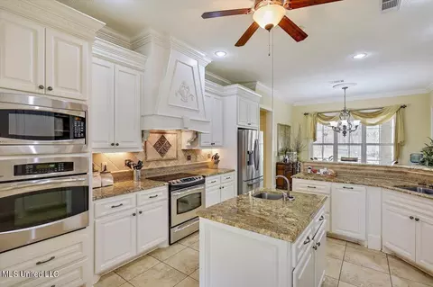 Kitchen - 114 Rowan Oak Pl, Terry, MS 39170 photo 4 of 4