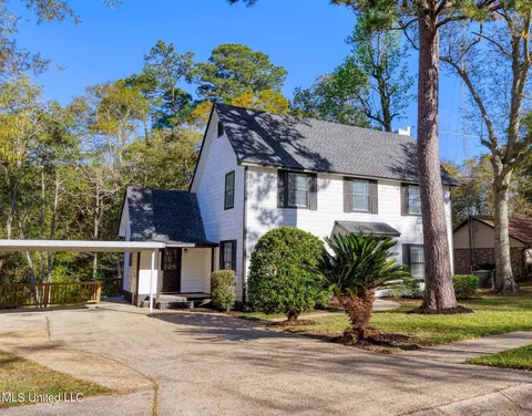 3507 Courtenay Cir, Ocean Springs, MS 39564