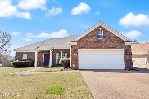 8397 Linda Shore Cv, Southaven, MS 38672