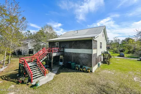 6058 3rd St, Bay Saint Louis, MS 39520
