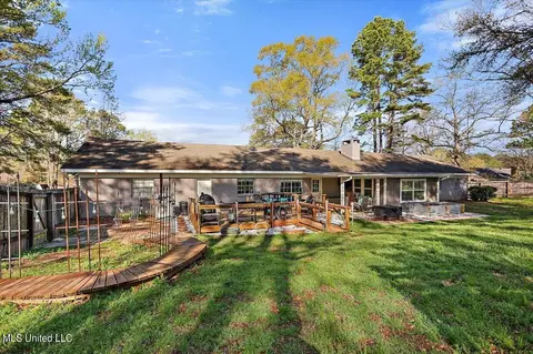 Exterior - 315 Stonegate Dr, Clinton, MS 39056 photo 5 of 13