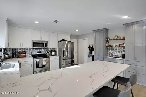Kitchen - 315 Stonegate Dr, Clinton, MS 39056 photo 2 of 10